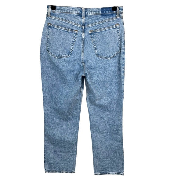 Abercrombie Curve Love Ultra High Rise 90s Straight Jean Sz 31 Short Blue AF - Picture 2 of 11